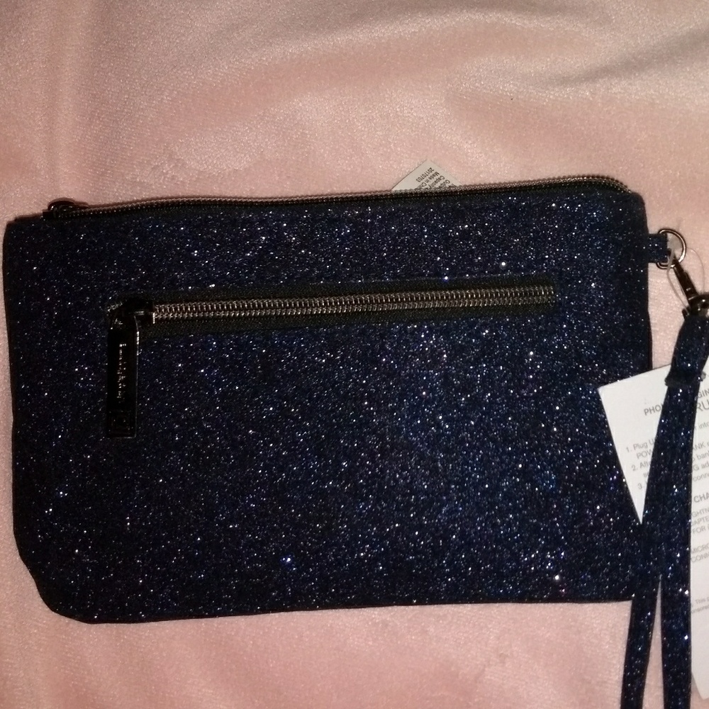 Phone charging wallet